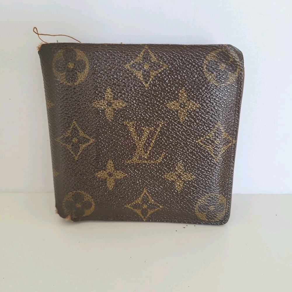 Vintage Louis Vuitton Men's LV Brown Bi-Fold Leather Wallet Monogram Classic